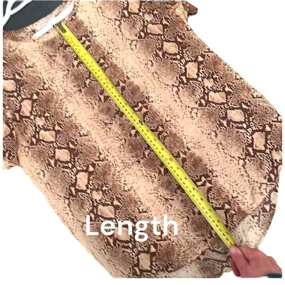 𝅺Equipment Femme Riley 100% Silk Python Print Blouse - Picture 6 of 10